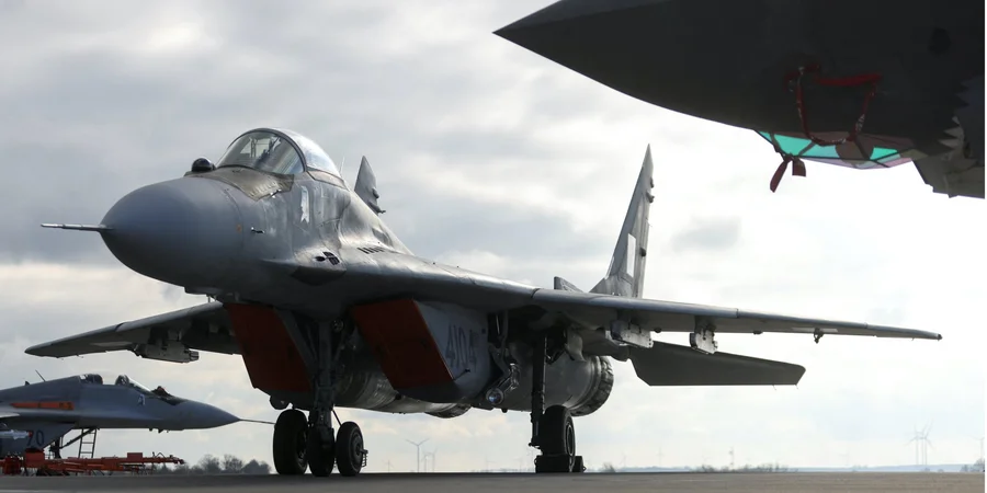 NAVO geeft gevechtsvliegtuigen boven de Baltische staten toestemming om drones neer te halen